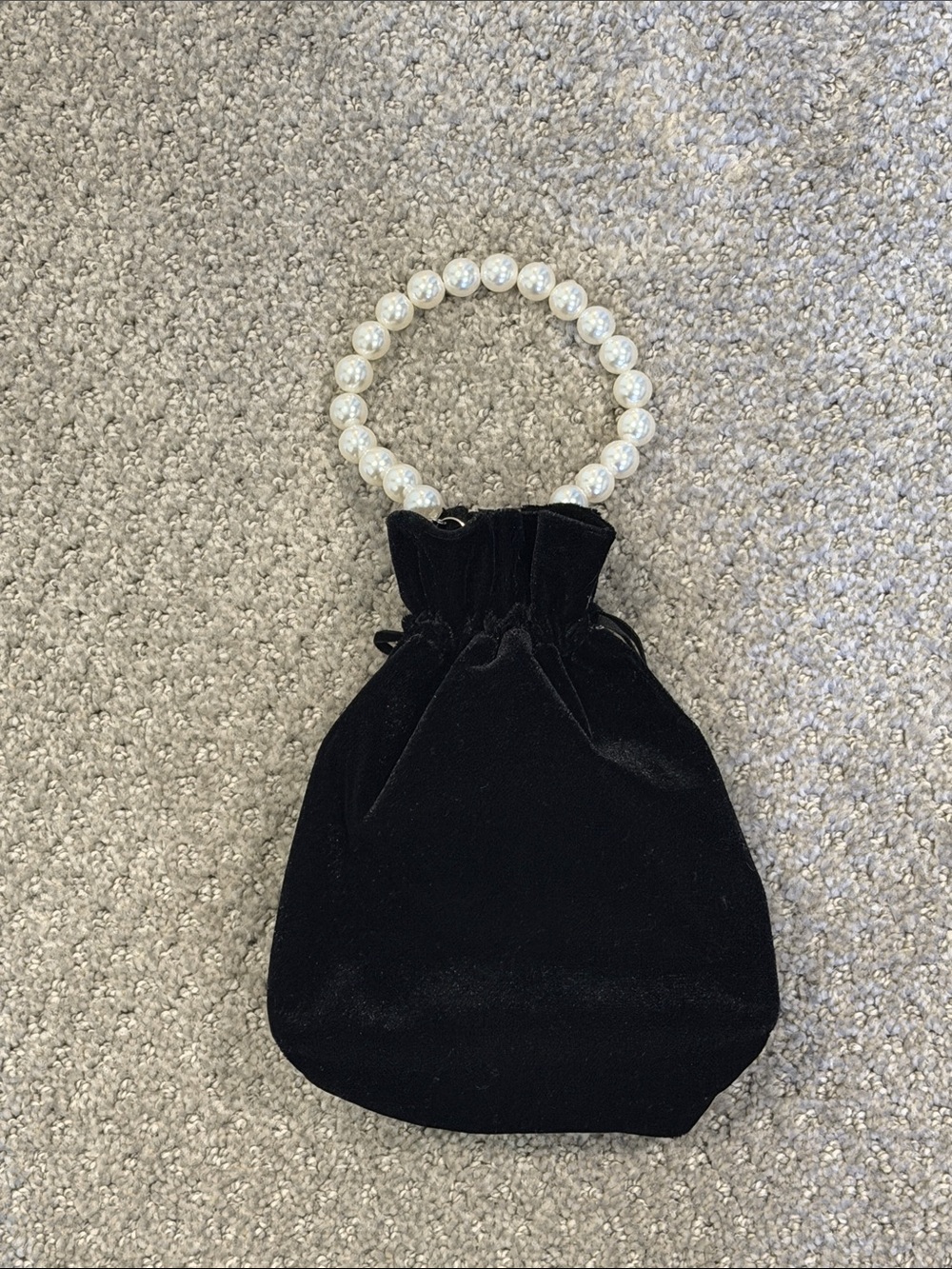 Ring Concierge Black Velvet Wristlet with Pearl Bracelet Handle